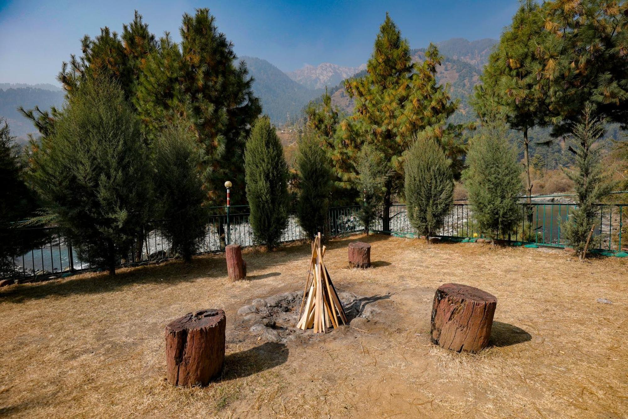 Walisons Peace Resort Pahalgam Bagian luar foto